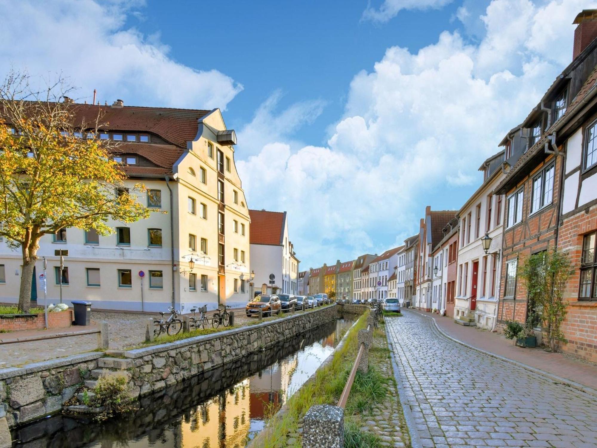 Modern Apartment In Wismar With Private Terrace Zewnętrze zdjęcie
